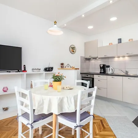 Hrvatin Опатия