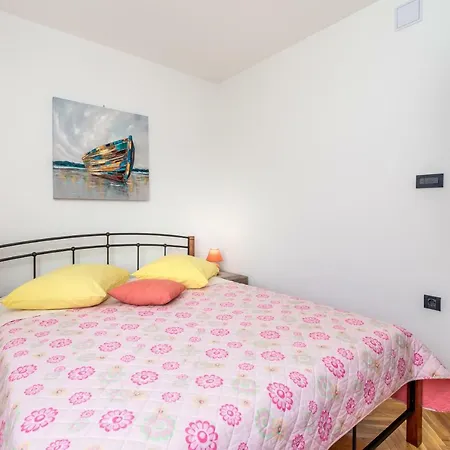 Hrvatin Апартаменты *